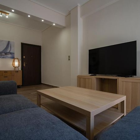 Max Blue Apartment, A Stay Like No Other Pireus Exteriör bild
