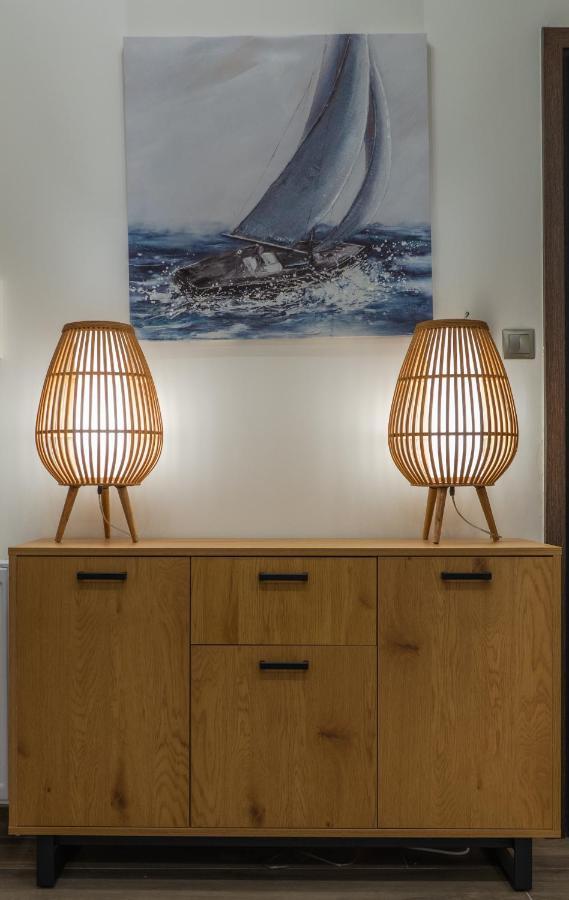 Max Blue Apartment, A Stay Like No Other Pireus Exteriör bild